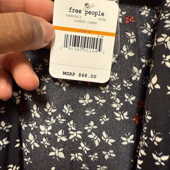 Free People Long Sleeve Bodysuit Ladylike Printed Black/Red Small New - Picture 5 of 6